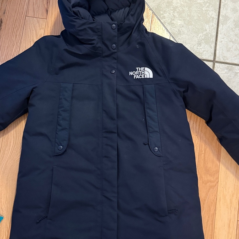 The North Face Women's Black Artic Parka Puffer Coat with Hood